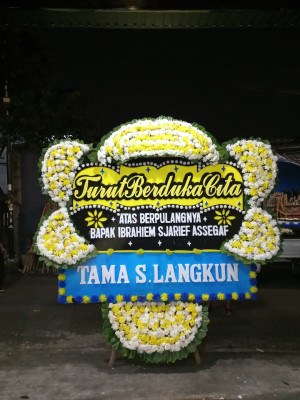 Papan Bunga Duka di Sudajayagirang